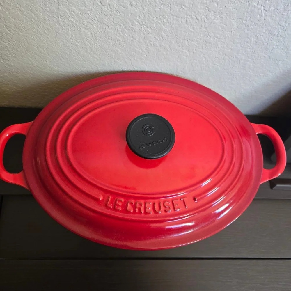 Le Creuset Signature Oval Dutch Oven, 2.75 qt.